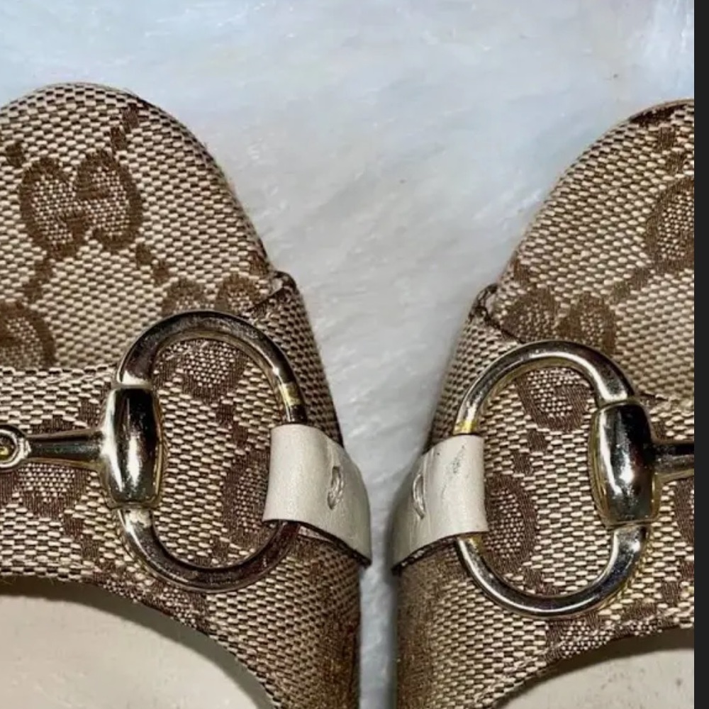 Gucci Authentic Horsebit Women's Tan Monogram Peep Toe Heels 35 1/2 - Picture 6 of 7